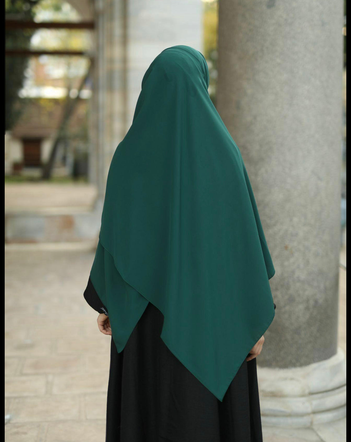 حجاب مستطيل قماش المدينة مميز لون اخضر غامق